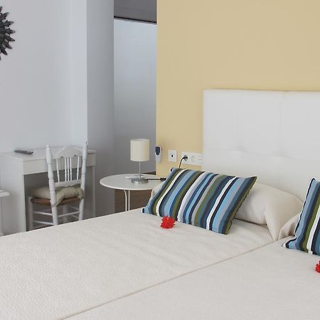 Hostal Onteniente La Mamola Εξωτερικό φωτογραφία